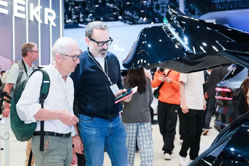 外国人挤爆北京车展，全球汽车进入中国时间