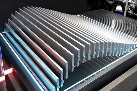 新能源还搞起“窝里斗”？