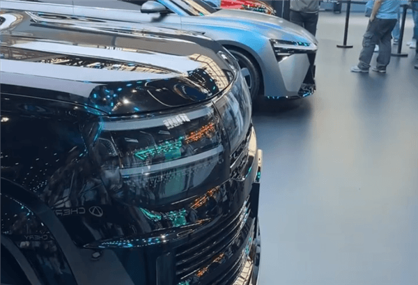 瑞虎X概念车亮相北京车展！奇瑞把旗舰搬上台面 外观设计是一绝