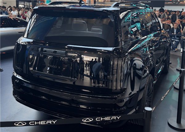 瑞虎X概念车亮相北京车展！奇瑞把旗舰搬上台面 外观设计是一绝