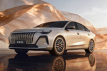 全新荣威i6上市 售价区间7.49-8.49万元