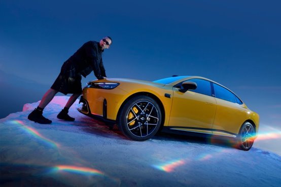 天生爱不同，smart登陆2026北京车展  精灵6号18.99万元起开启预售