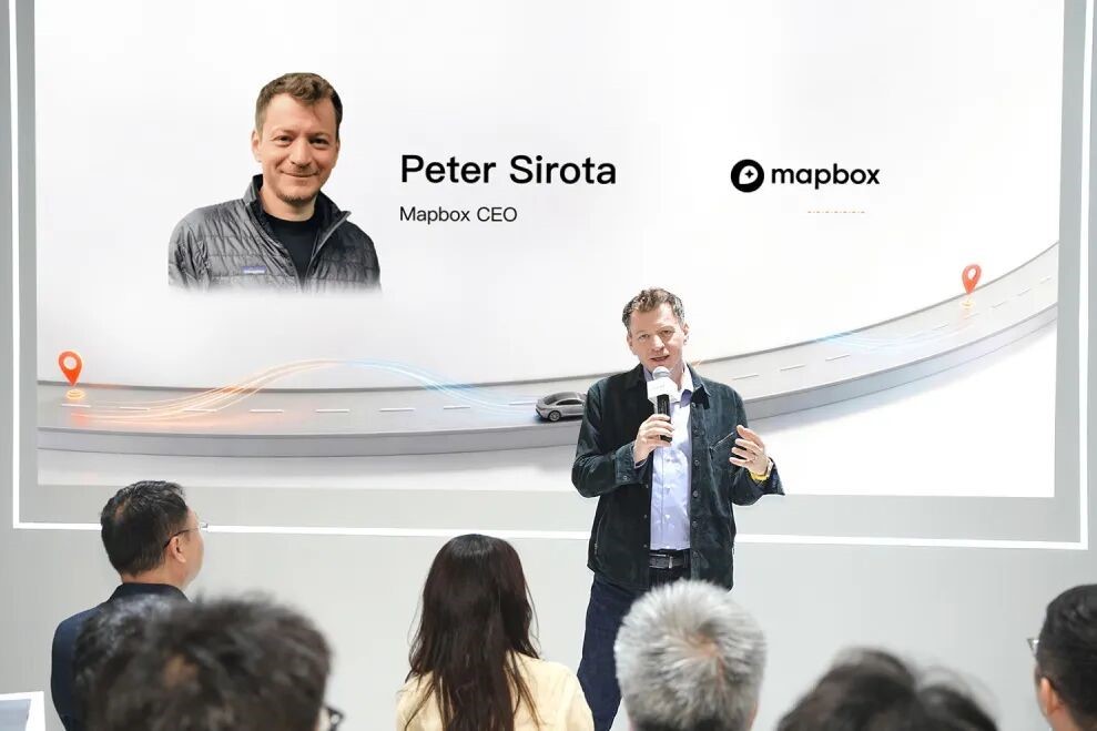 立身中國·智聯(lián)全球丨車凌科技攜手Mapbox于北京車展發(fā)布全球智能車隊(duì)解決方案