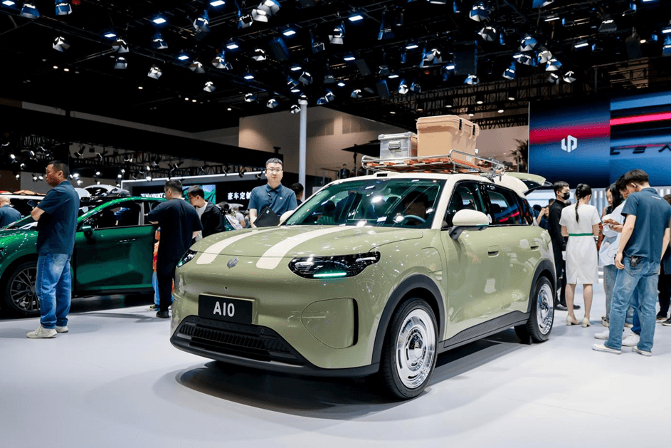 億緯鋰能攜大圓柱電池亮相2026北京車展