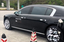 尊界新款路测被拍 网友：200万级高顶版？