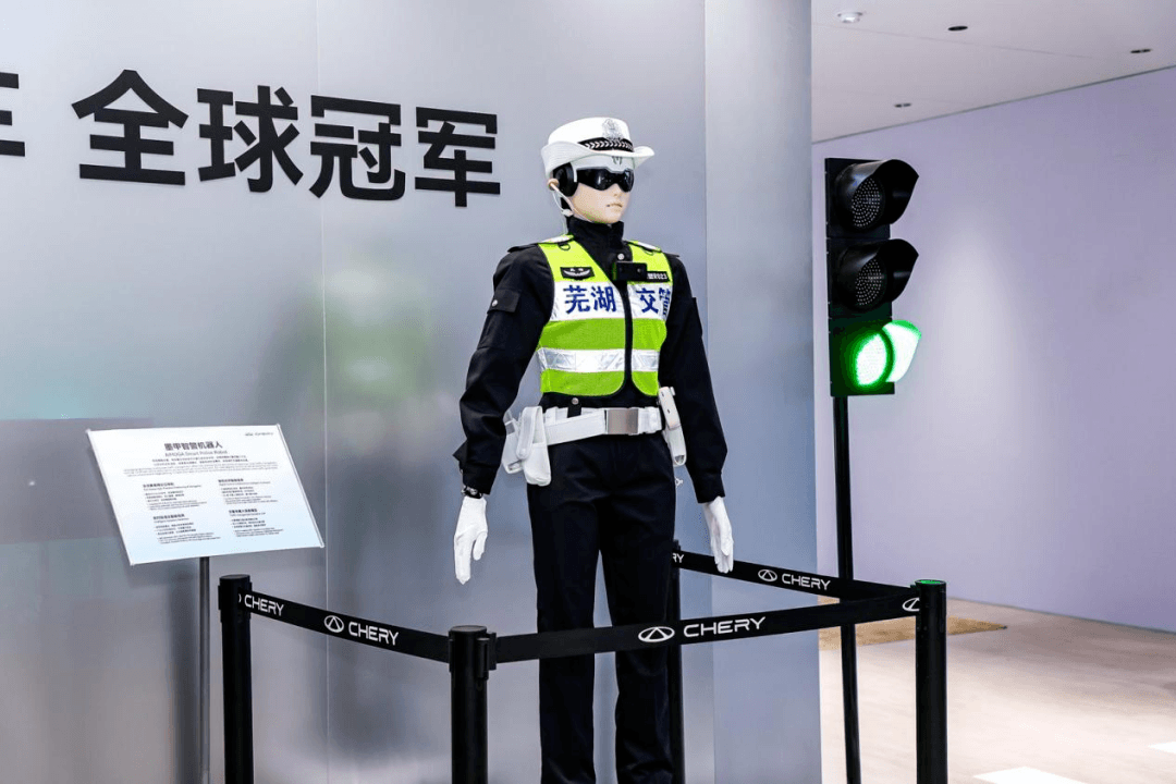 新玩家密集涌入，造车的人开始扎堆“造人”