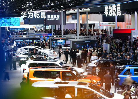 华为不造车，却填满北京车展
