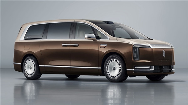 中國豪車天花板！尊界首款MPV V800申報：尺寸國內(nèi)最大