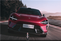 小米YU7GT震撼发布：1000匹马力超跑级SUV，2.92秒破百！
