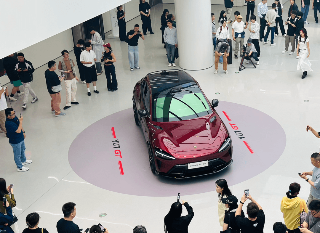 小米YU7，再战Model Y