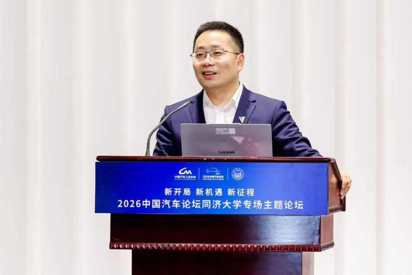 中国汽车论坛同济大学专场 | 邓承浩：汽车会成为最重要的具身智能体