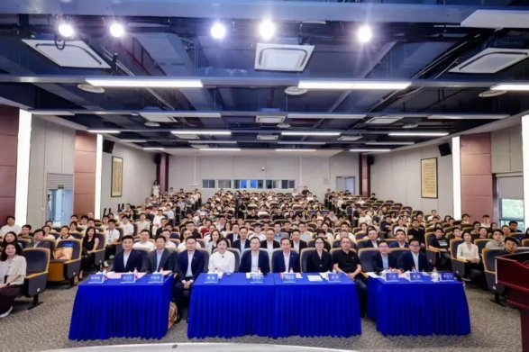 看见中国汽车的“同济”力量！2026中国汽车论坛同济大学专场主题论坛在上海嘉定召开