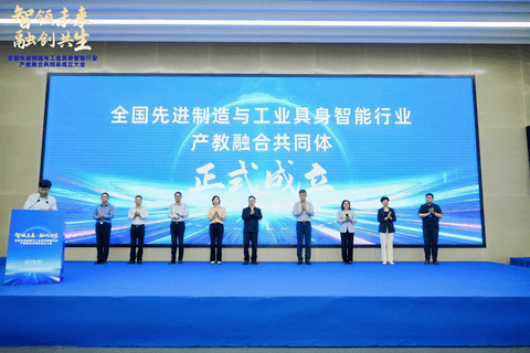 百万缺口、千万年薪，具身智能困在“人才荒”