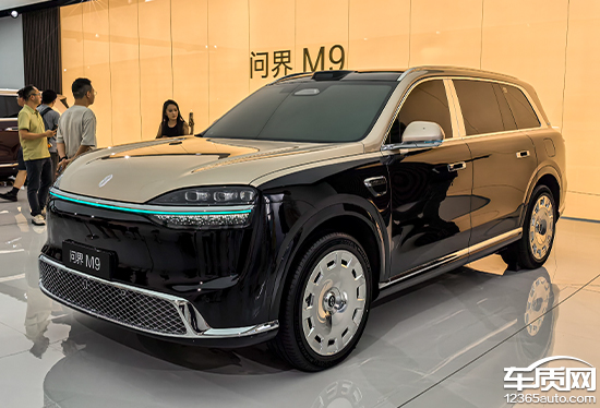 新款问界M9上市：47.98万起，华为智驾+鸿蒙座舱全系标配