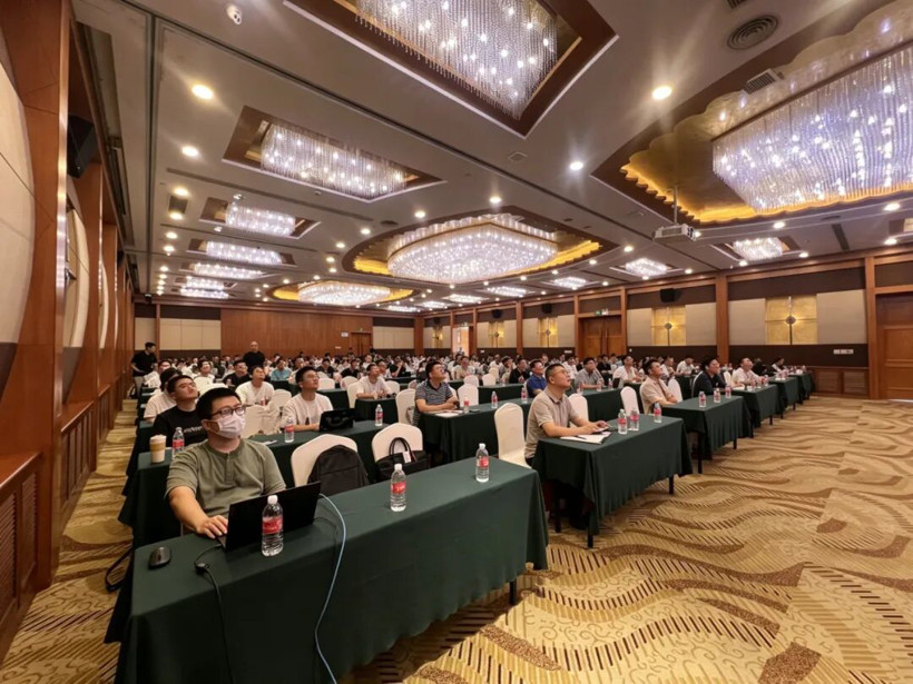 共探产业新局｜盖世汽车CEO周晓莺做客上汽集团双周讲堂，解读 “十五五” 汽车产业趋势
