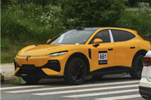 小米YU7之后又一台国产FUV！岚图追光S实车曝光：车漆显眼