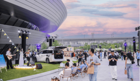传祺首届用户大会暨MPV之夜发布“祺享计划”，M8、E8焕新上市