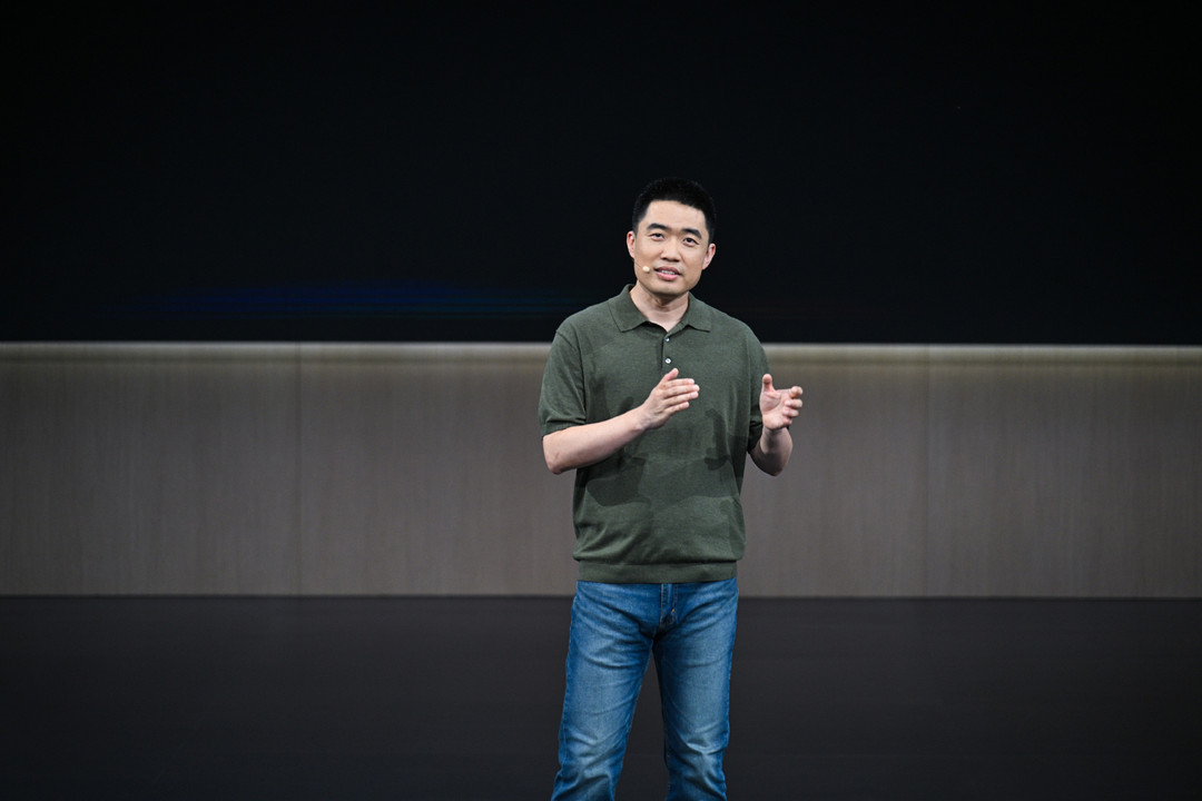 讲AI的李想，身后是一条裂谷？