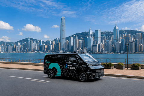 驶入右舵市场，Robotaxi全球化竞争升级