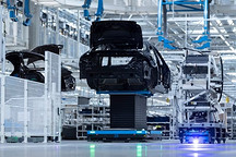 奔驰拟废除员工35小时工作制，推迟年终奖发放