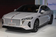 定位中大型车 全新红旗H7 PHEV开启盲订