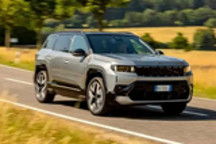 搭载双电机系统 新款Jeep指南者4xe发布