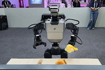 WAIC 2026 | 思灵机器人展出多款人形产品，冲刺10万台量产关口