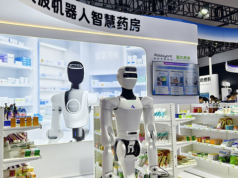 星尘智能WAIC落地实录：全栈方案进入蚂蚁、京东、中科创达等真实场景