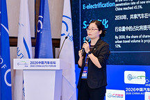 吉利廖慧红：智驾长尾场景、座舱安全盲区凸显，需打造全域安全体系｜2026中国汽车论坛