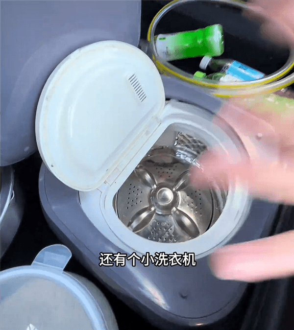 男子爆改电动车为“移动的家”：洗衣做饭洗澡上厕所一站式解决