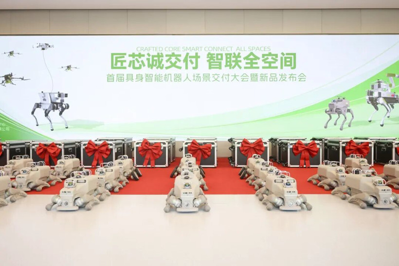 诚芯智联具身智能机器人批量交付