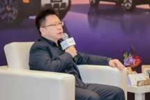 神行者文飞：不求速胜，走“第三条路”