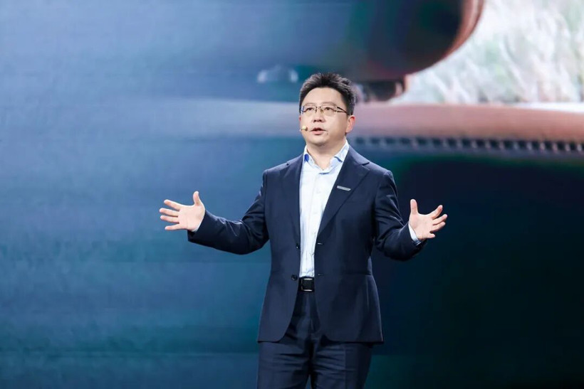 神行者文飞：不求速胜，走“第三条路”