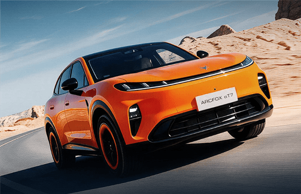 13.78万买车长超5米的大SUV!极狐T7预售72小时 订单破3万