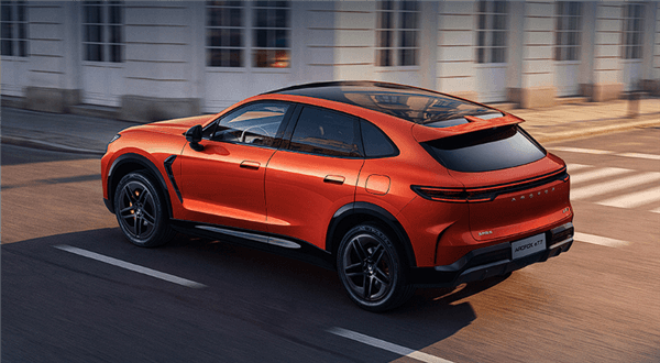 13.78万买车长超5米的大SUV!极狐T7预售72小时 订单破3万