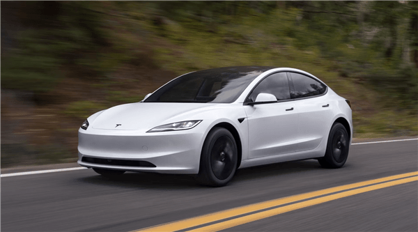 平价版特斯拉Model 3港澳开卖 理想高管:想买还推荐 但要加很多定语