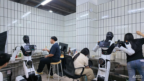 100万小时之后，机器人为什么还喊“饿”？