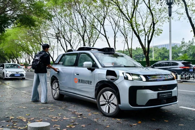 标配10颗速腾聚创激光雷达，滴滴Robotaxi R2开启载客服务