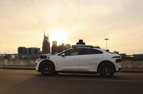 Cybercab终于上路，特斯拉的Robotaxi还有多少先机？