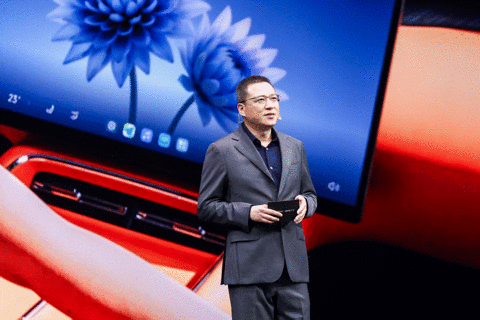 搭载华为乾崑智驾ADS 5 Pro 极狐阿尔法T7上市补贴价13.28万起