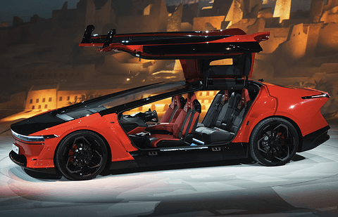 沙特国家汽车公司CEER首秀EXOBOT 轿车和 SUV