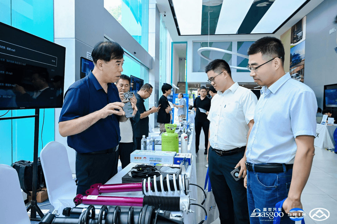 走进上汽大通｜智研底盘·聚力全球，智能底盘创新技术展圆满落幕，下一站精彩继续！