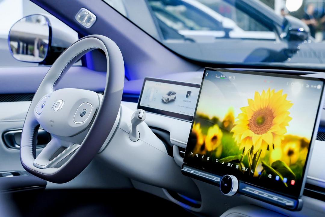 定位于新锐科技智能SUV，天枢大满配长安启源Q06上市，限时权益价13.59万元起