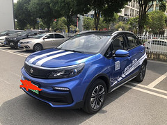 枫叶汽车大家听说过吗？今天过来看车刚好遇到这台车，试驾了一下，感觉还不错，底盘挺稳的，车子空间也挺大