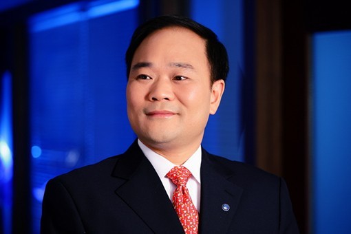 吉利集團(tuán)董事長李書福