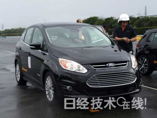 配备电动制动器的福特”C-Max” 