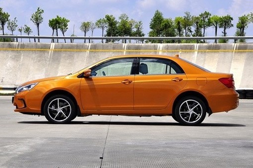 比亞迪秦雙模混合動力車型