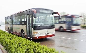 天津两部纯电动环保公交车进行空载测试。