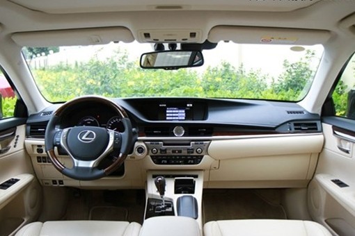雷克薩斯ES300h混合動力車型內(nèi)飾