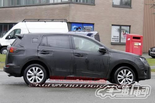 有望引入混动 疑似新一代丰田RAV4曝光